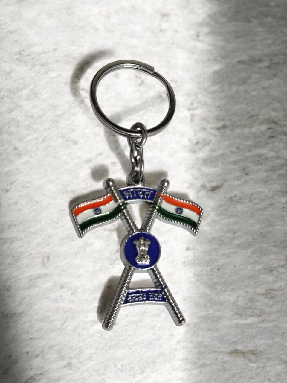 Indian Crossed Flags Golden Keychain